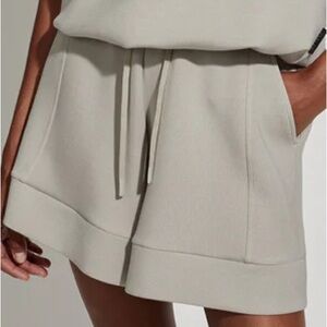 Varley Alder High-Rise Short 5.5” size medium sage grey